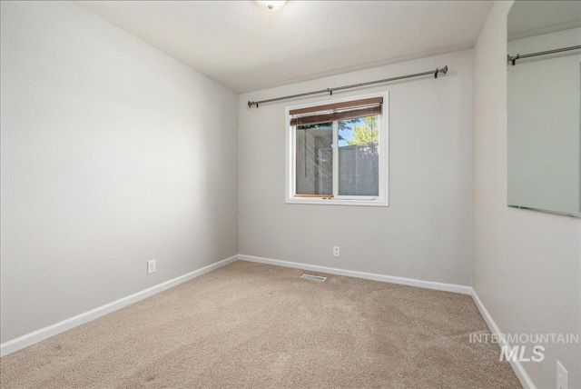 1379 N Caterpillar Ave, Kuna, ID 83634