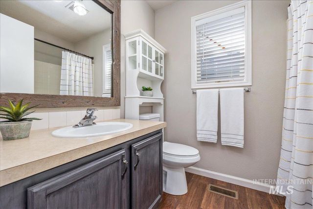1379 N Caterpillar Ave, Kuna, ID 83634