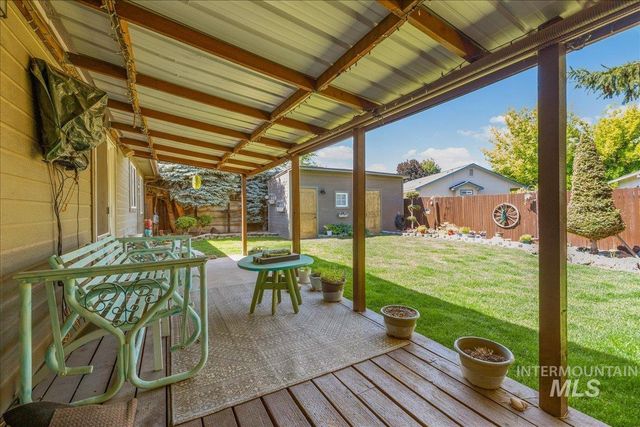 1379 N Caterpillar Ave, Kuna, ID 83634