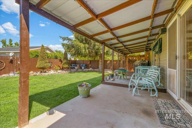 1379 N Caterpillar Ave, Kuna, ID 83634