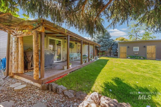 1379 N Caterpillar Ave, Kuna, ID 83634