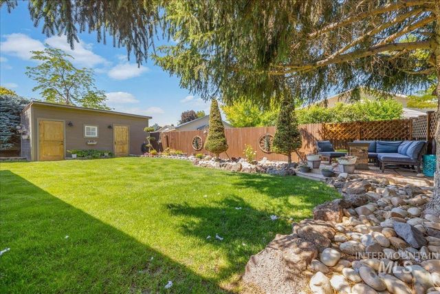 1379 N Caterpillar Ave, Kuna, ID 83634