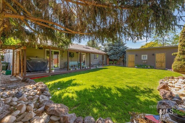 1379 N Caterpillar Ave, Kuna, ID 83634