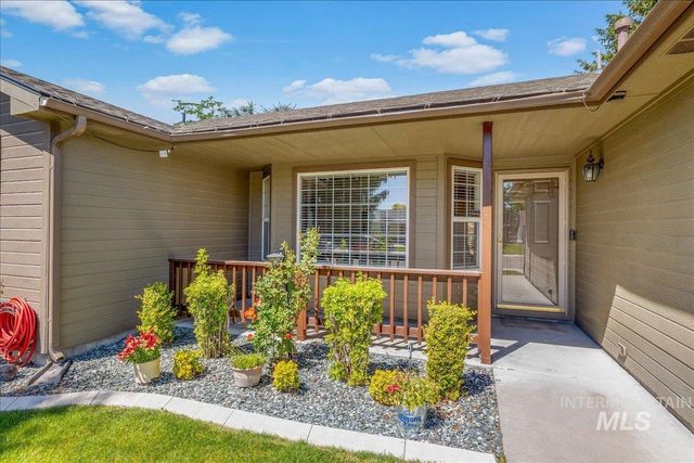 1379 N Caterpillar Ave, Kuna, ID 83634