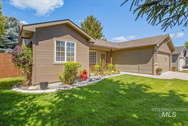 1379 N Caterpillar Ave, Kuna, ID 83634