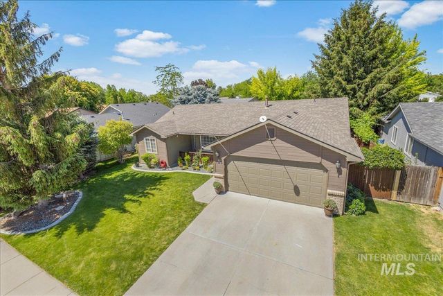1379 N Caterpillar Ave, Kuna, ID 83634