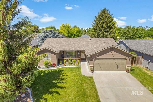 1379 N Caterpillar Ave, Kuna, ID 83634