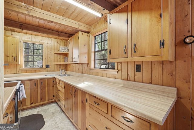 355 Henslee Hollow Lane, Rabun Gap, GA 30568