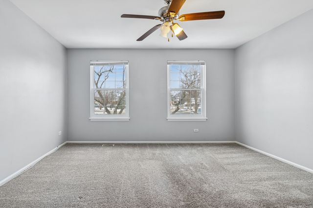 8313 Highpoint Circle F, Darien, IL 60561