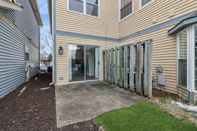 8313 Highpoint Circle F, Darien, IL 60561