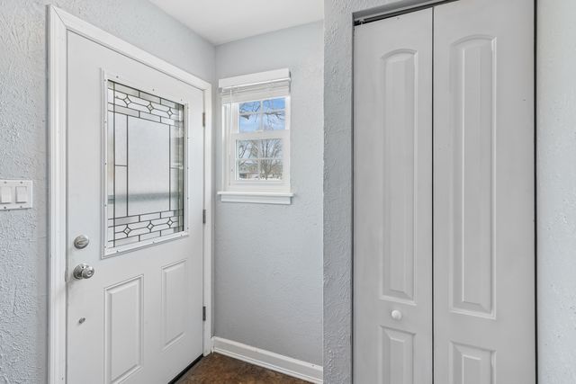 8313 Highpoint Circle F, Darien, IL 60561