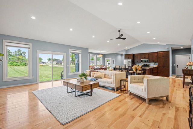 1765 HONOR STREET, Neenah, WI 54956
