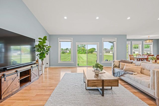 1765 HONOR STREET, Neenah, WI 54956