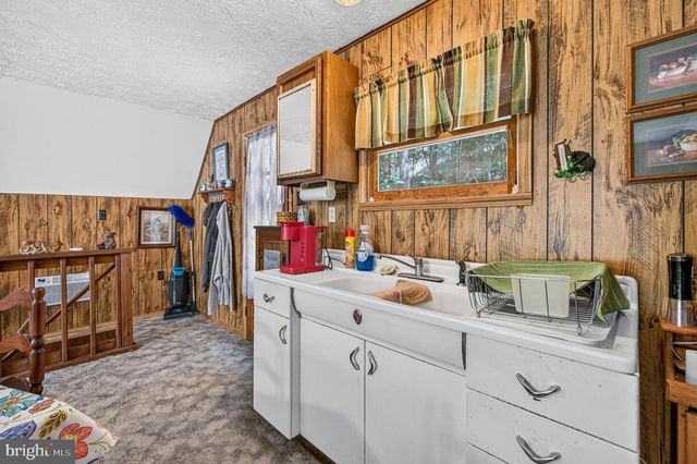 1247 SOMERS RD, Luray, VA 22835