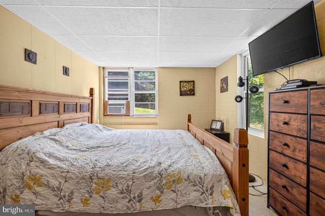 1247 SOMERS RD, Luray, VA 22835