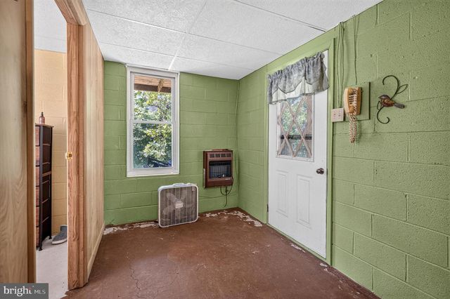 1247 SOMERS RD, Luray, VA 22835