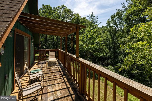 1247 SOMERS RD, Luray, VA 22835