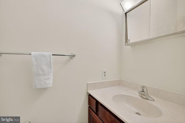 6587 ZOYSIA CT, Alexandria, VA 22312