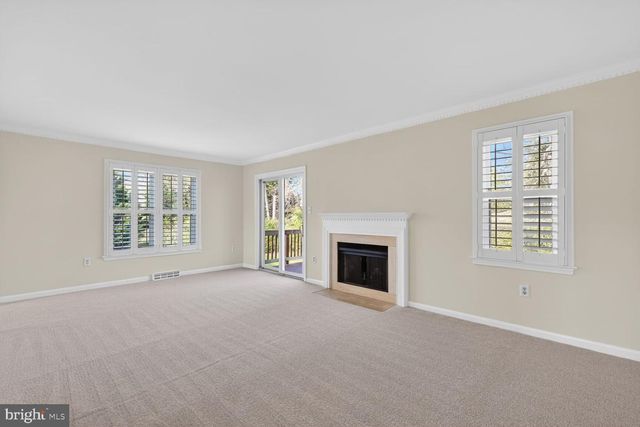 6587 ZOYSIA CT, Alexandria, VA 22312