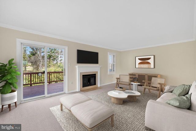 6587 ZOYSIA CT, Alexandria, VA 22312