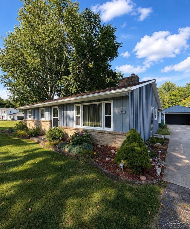 21991 Huron River Drive, Huron Twp, MI 48164