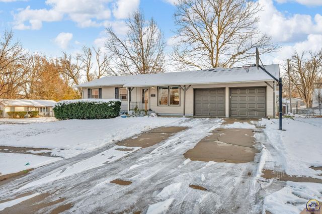 3101 SW 32nd St, Topeka, KS 66614