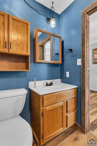 3101 SW 32nd St, Topeka, KS 66614