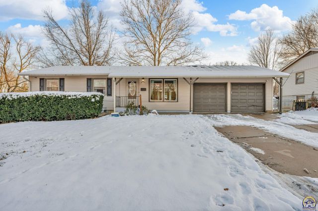 3101 SW 32nd St, Topeka, KS 66614