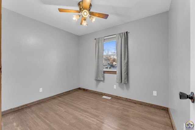 3101 SW 32nd St, Topeka, KS 66614