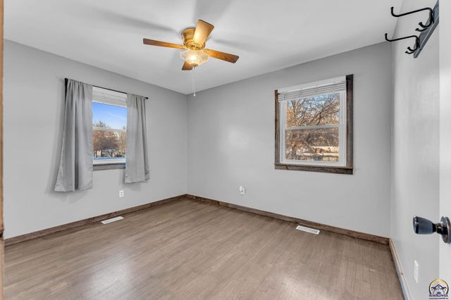 3101 SW 32nd St, Topeka, KS 66614