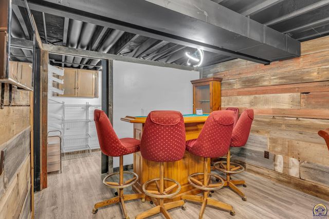 3101 SW 32nd St, Topeka, KS 66614