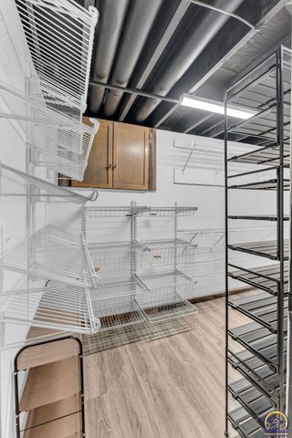 3101 SW 32nd St, Topeka, KS 66614