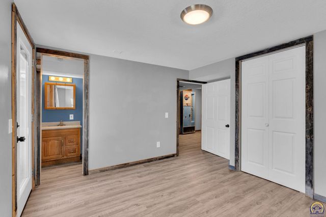 3101 SW 32nd St, Topeka, KS 66614