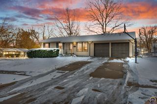 3101 SW 32nd St, Topeka, KS 66614