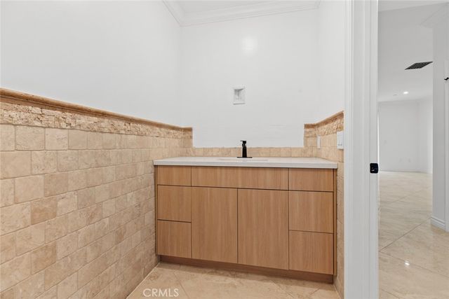 333 Milford Street 105, Glendale, CA 91203