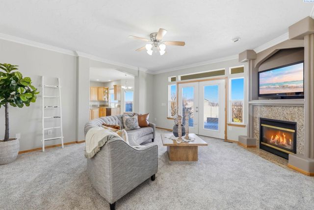 21411 S Clodfelter, Kennewick, WA 99338