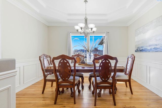 21411 S Clodfelter, Kennewick, WA 99338