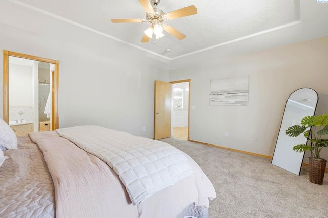 21411 S Clodfelter, Kennewick, WA 99338