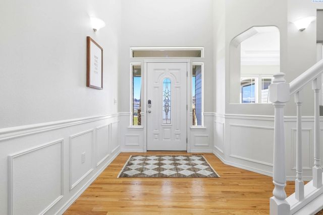 21411 S Clodfelter, Kennewick, WA 99338