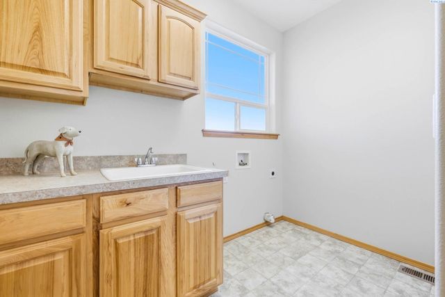 21411 S Clodfelter, Kennewick, WA 99338