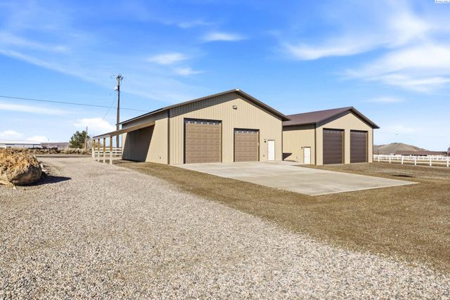 21411 S Clodfelter, Kennewick, WA 99338