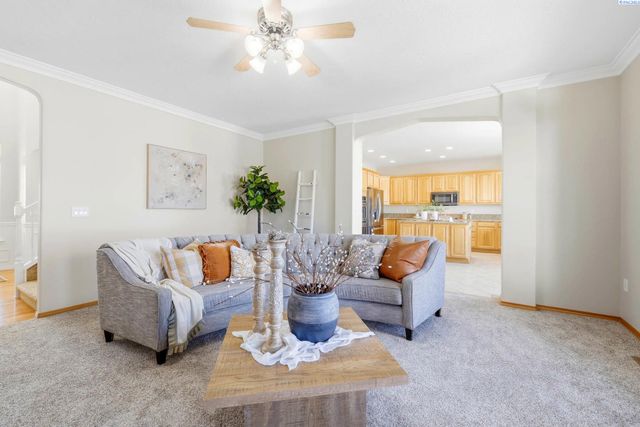 21411 S Clodfelter, Kennewick, WA 99338