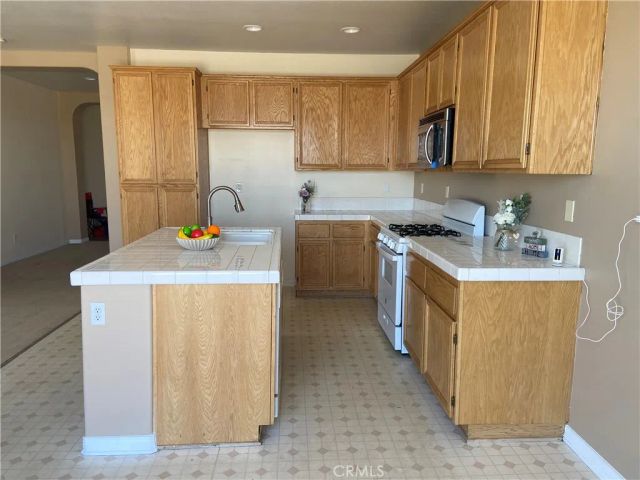 11794 Forest Park, Victorville, CA 92392