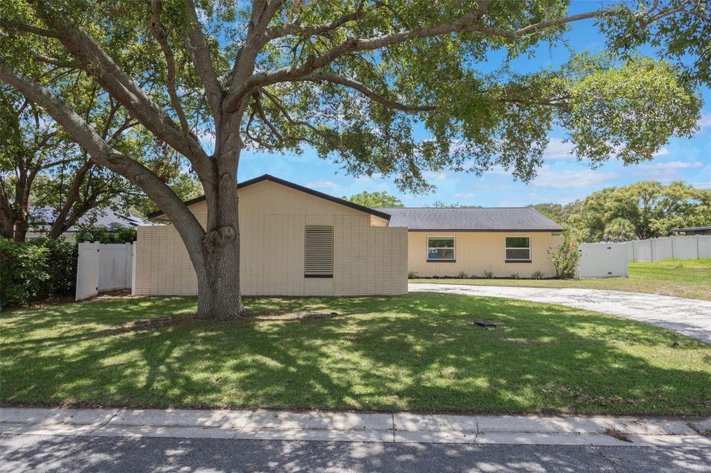 725 LAUREL WAY, Casselberry, FL 32707