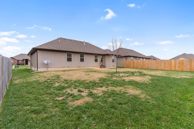 876 E Ozark Jubilee Road, Nixa, MO 65714