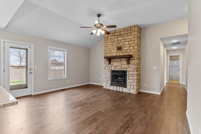 876 E Ozark Jubilee Road, Nixa, MO 65714