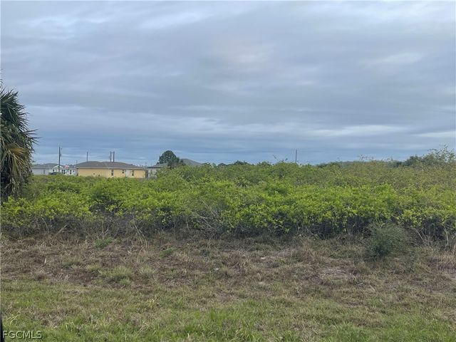 8015 Marsh CIR, Labelle, FL 33935