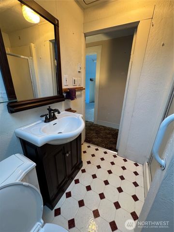 2520 Eureka Avenue, Centralia, WA 98531