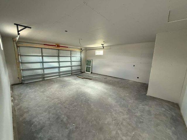 5079 N Toben Dr., Bel Aire, KS 67226