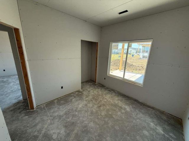 5079 N Toben Dr., Bel Aire, KS 67226
